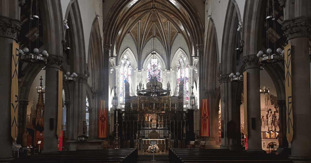Photo of Lancaster Cathedral's nave and alter