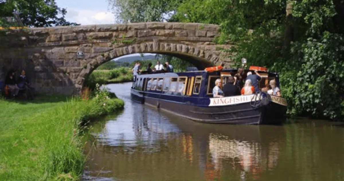 Canal cruise down the Lancaster Canal